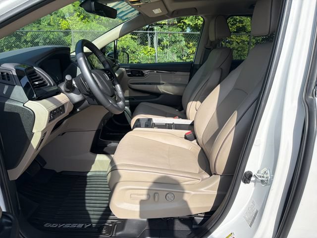 Used 2024 Honda Odyssey Elite image 11