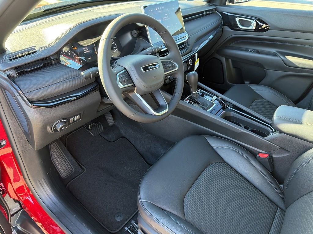 New 2026 Jeep Compass Latitude image 28