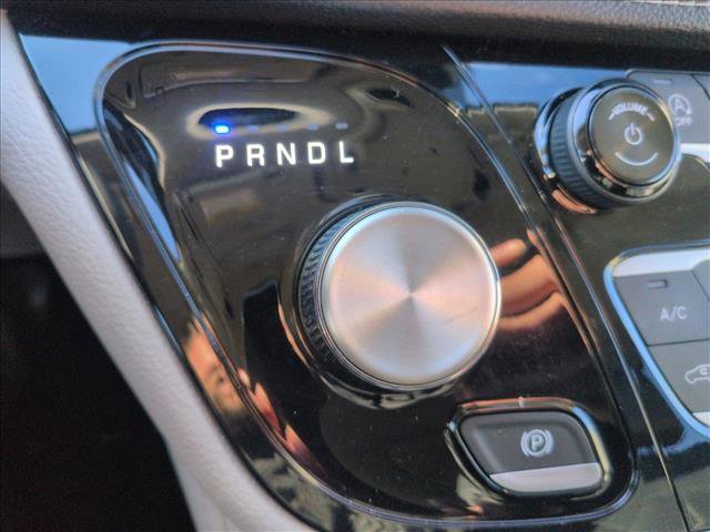 Used 2024 Chrysler Pacifica Limited image 12