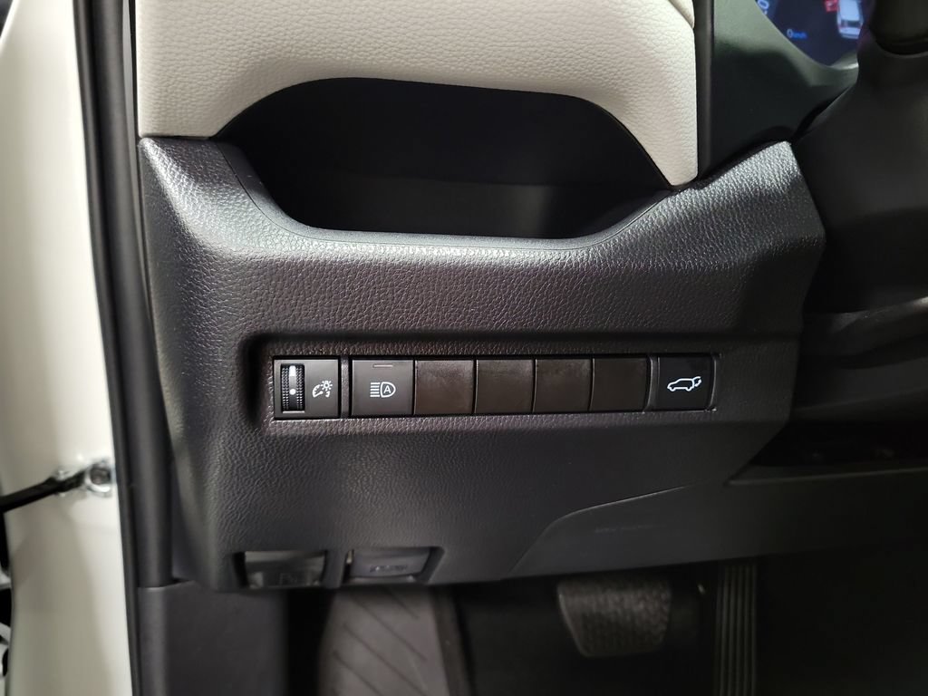 Used 2025 Toyota RAV4 XLE w/ Convenience Package FWD image 23