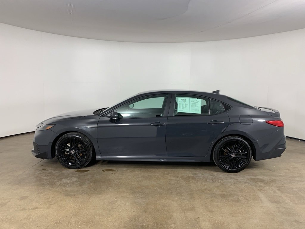 Used 2025 Toyota Camry SE image 16