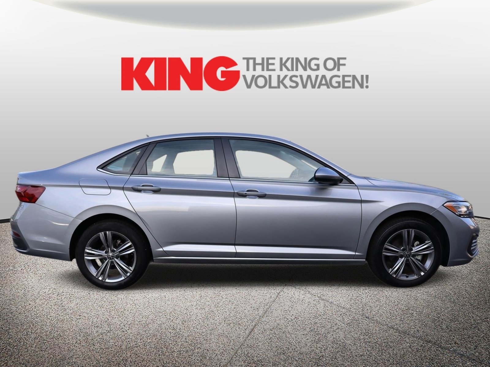 Used 2022 Volkswagen Jetta SE image 2
