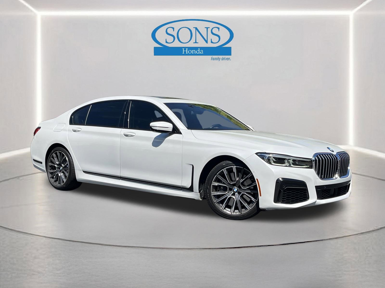 Used 2021 BMW 750i xDrive w/ Luxury Rear Seating Package AWD/4WD image 1