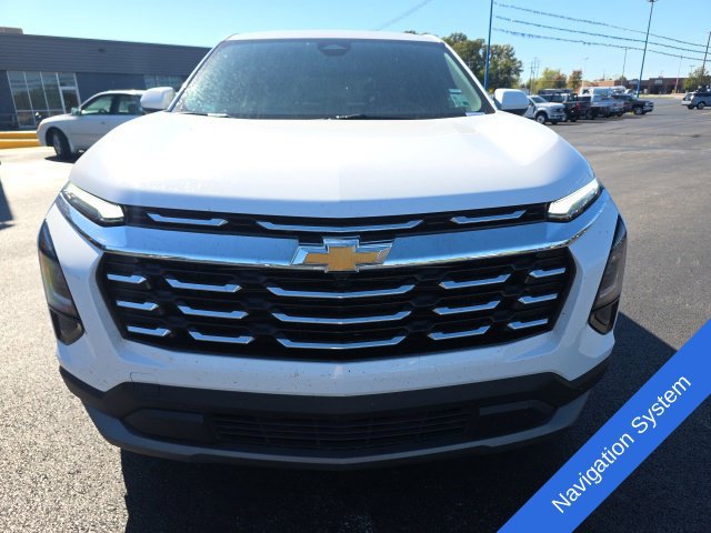 Used 2026 Chevrolet Equinox LT AWD/4WD image 2