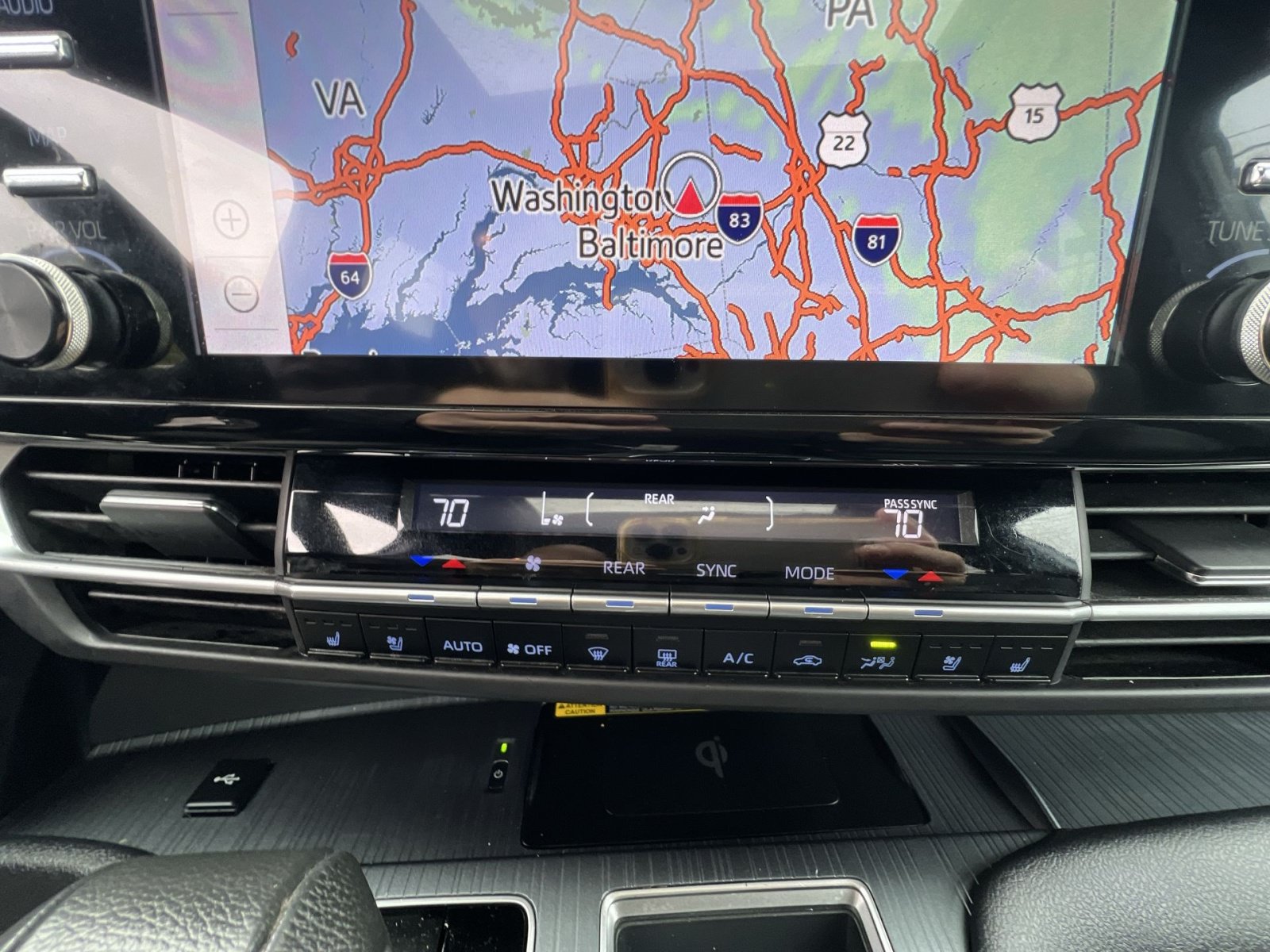 Used 2023 Toyota Sienna XSE AWD/4WD image 21