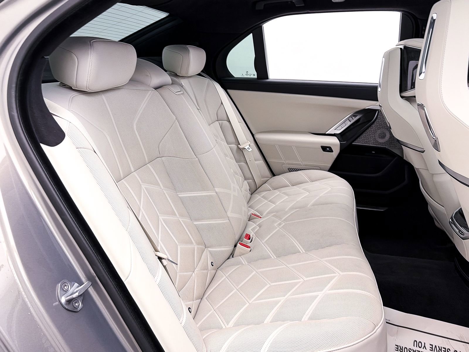 Used 2024 BMW 760i xDrive AWD/4WD image 47