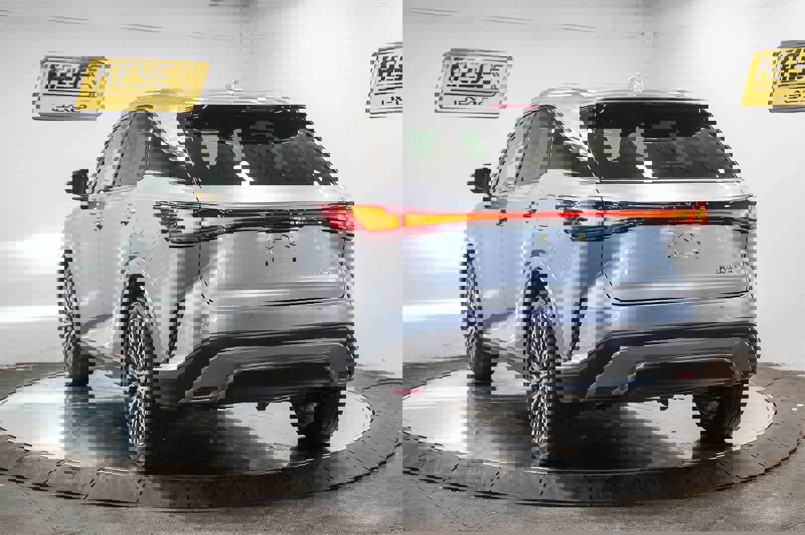 Used 2023 Lexus RX 350 Premium Plus image 2