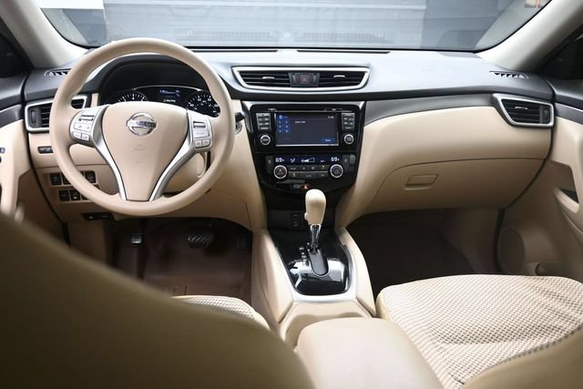 Used 2015 Nissan Rogue SV w/ SV Premium Package FWD image 9