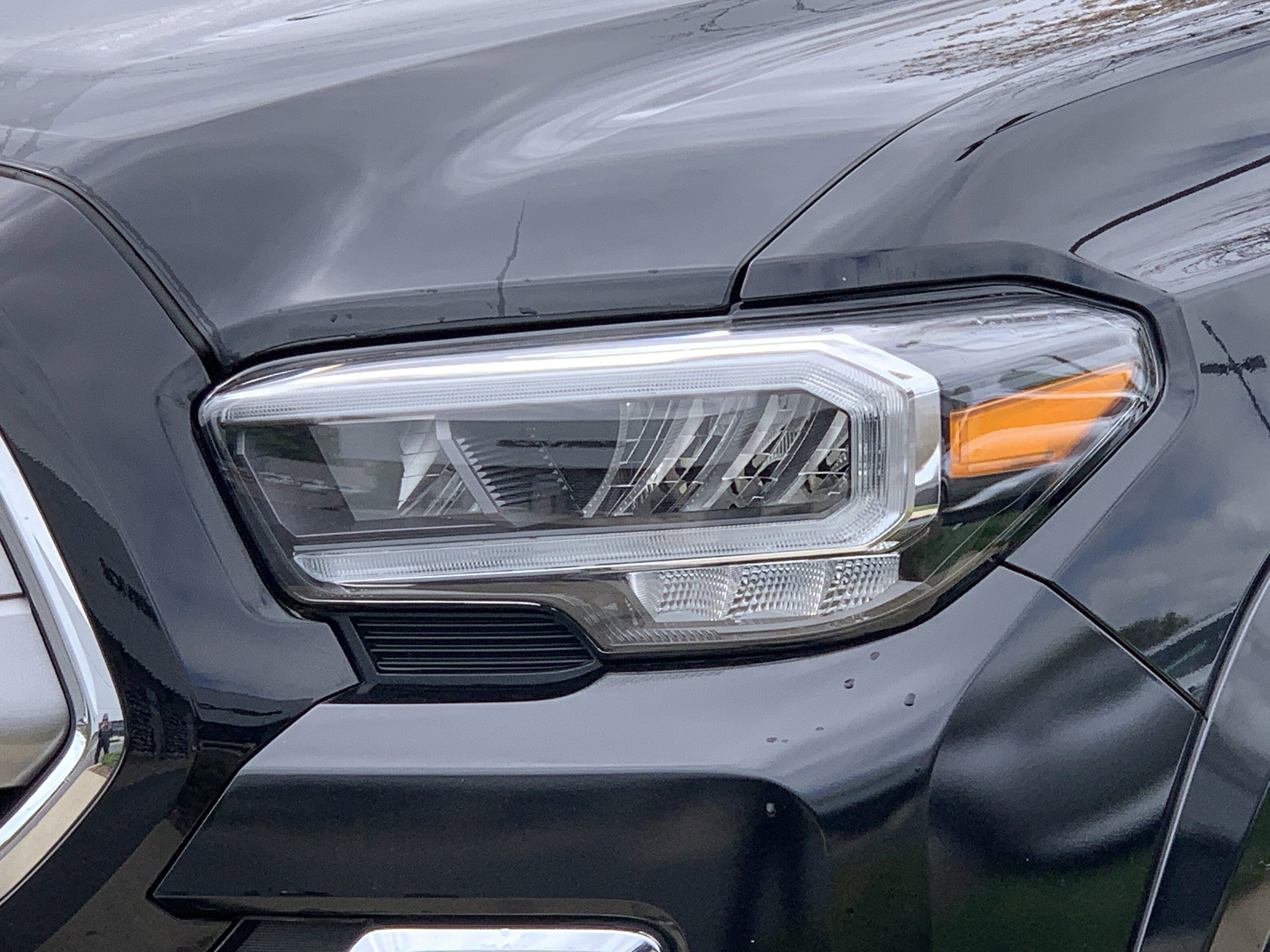 Used 2021 Toyota Tacoma Limited image 6