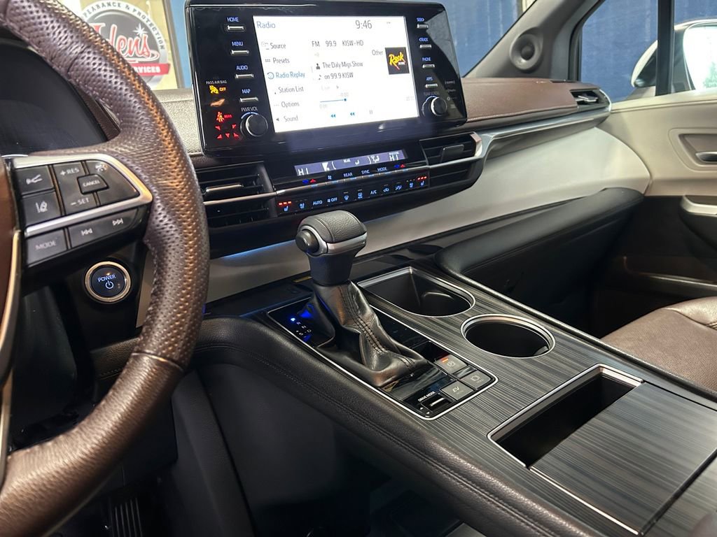 Used 2022 Toyota Sienna Platinum image 20