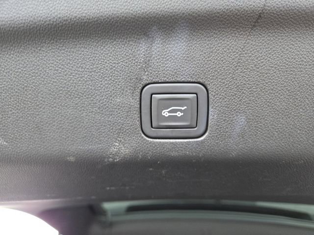 Certified 2023 GMC Yukon XL AT4 w/ LPO, Floor Liner Package AWD/4WD image 19