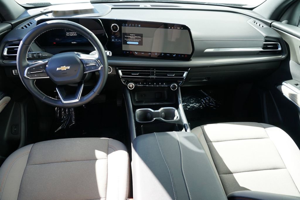 Used 2025 Chevrolet Traverse LT image 26