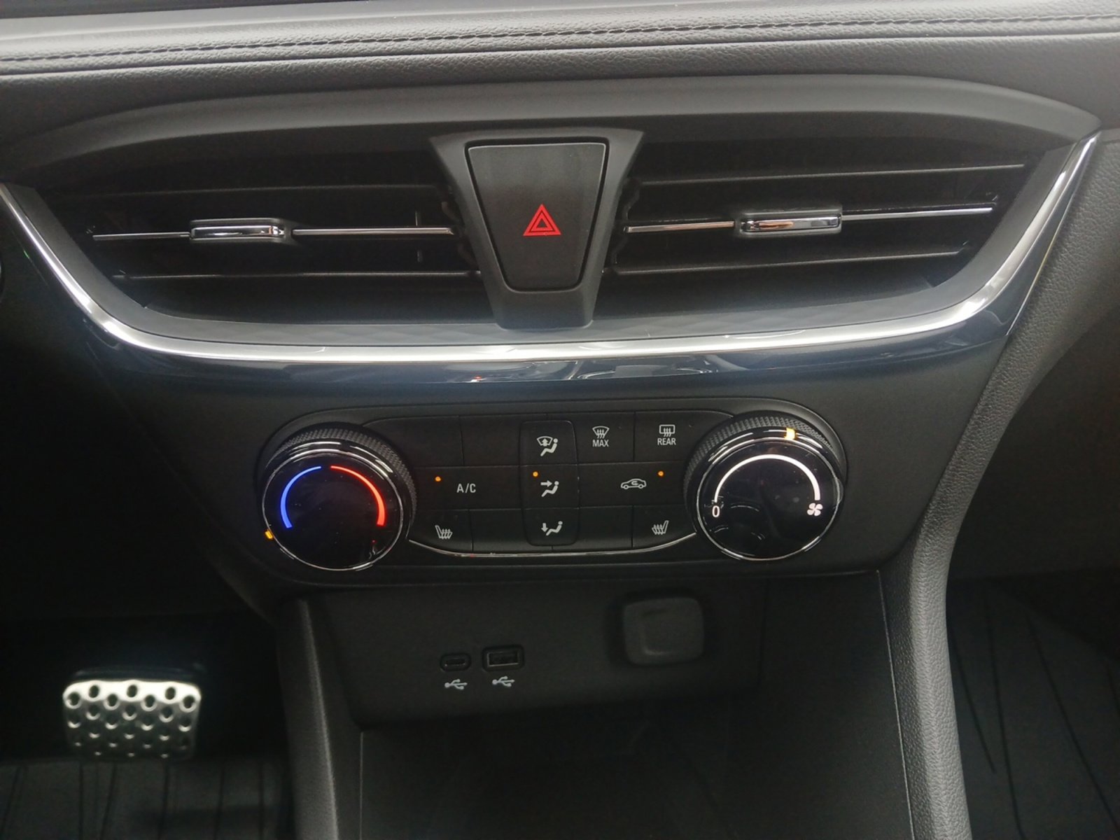 New 2026 Buick Encore GX Preferred FWD image 18