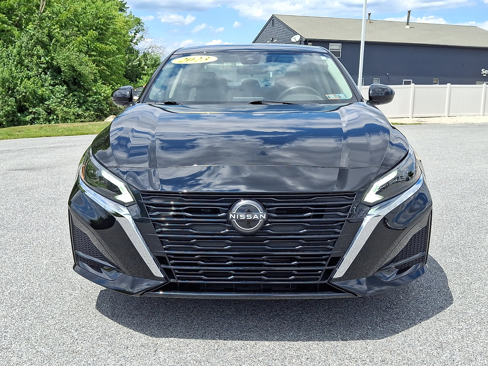 Certified 2023 Nissan Altima 2.5 SV AWD/4WD image 2