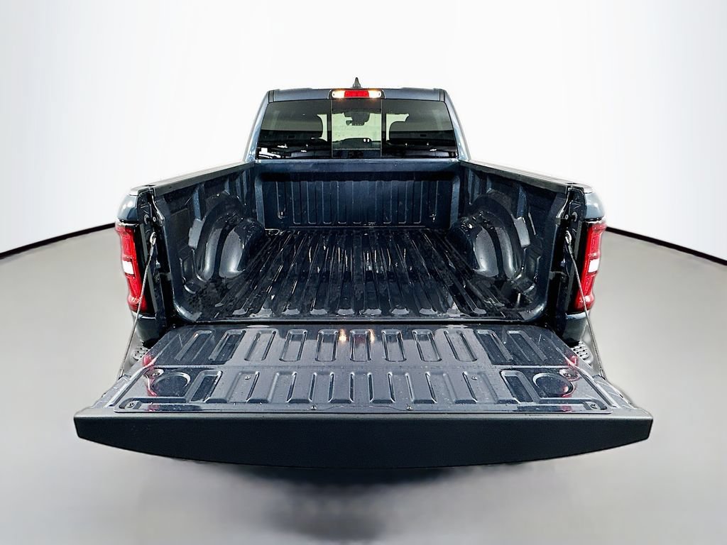 New 2026 RAM 1500 Express AWD/4WD image 16