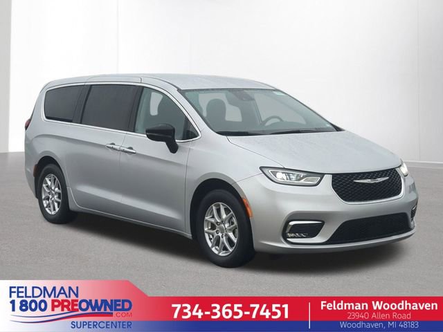 Used 2024 Chrysler Pacifica Touring-L