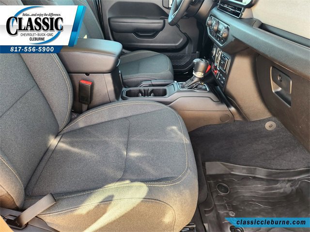 Used 2025 Jeep Wrangler Willys image 14