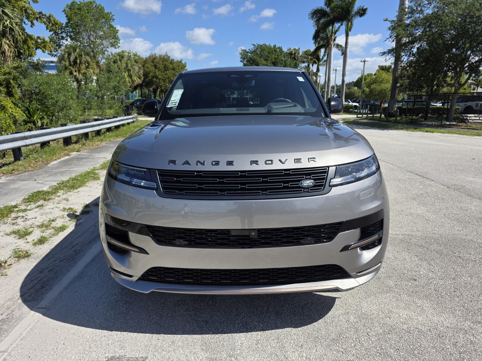 Used 2026 Land Rover Range Rover Sport Dynamic SE AWD/4WD image 7