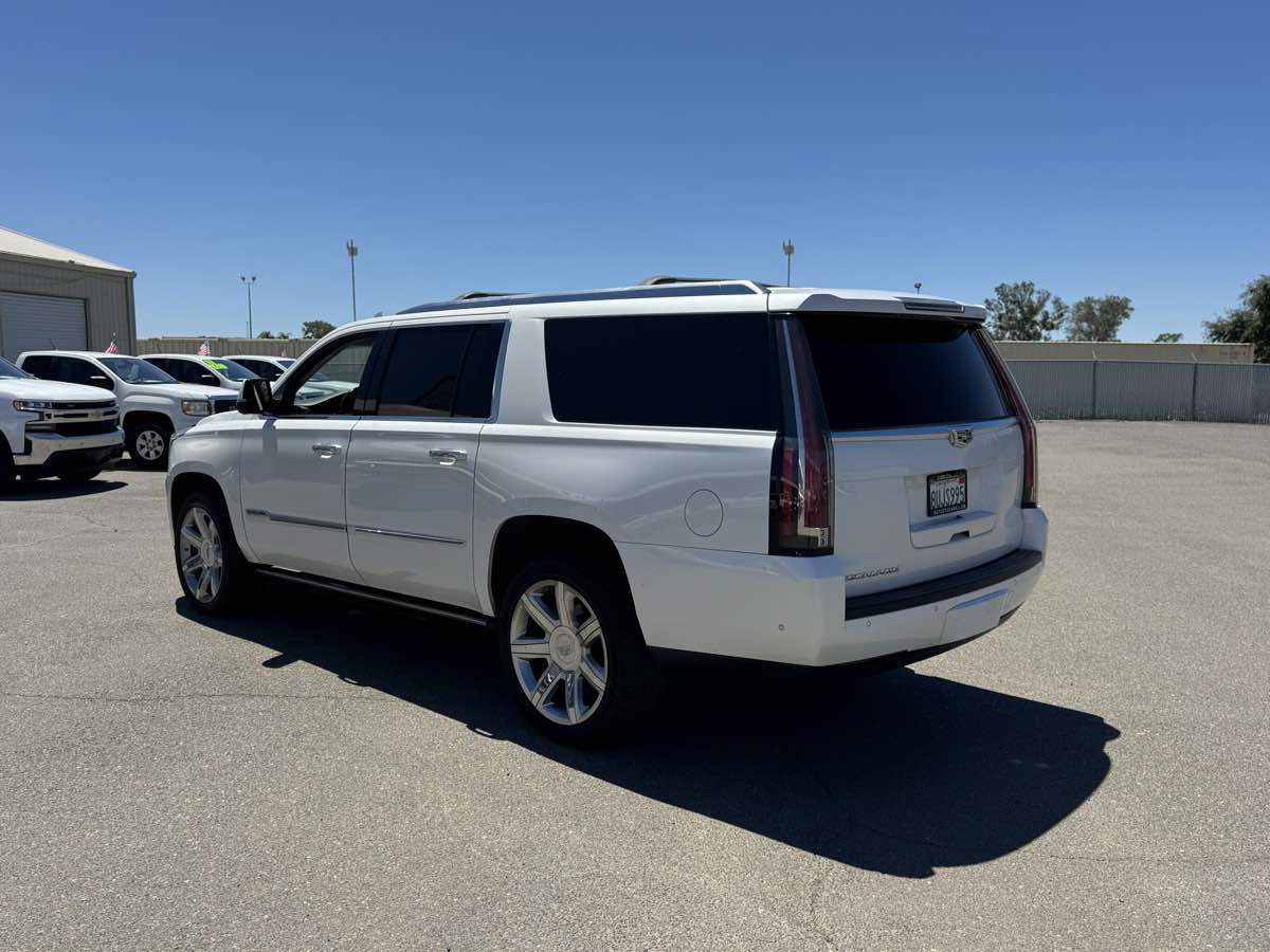 Used 2018 Cadillac Escalade ESV Premium Luxury AWD/4WD image 7