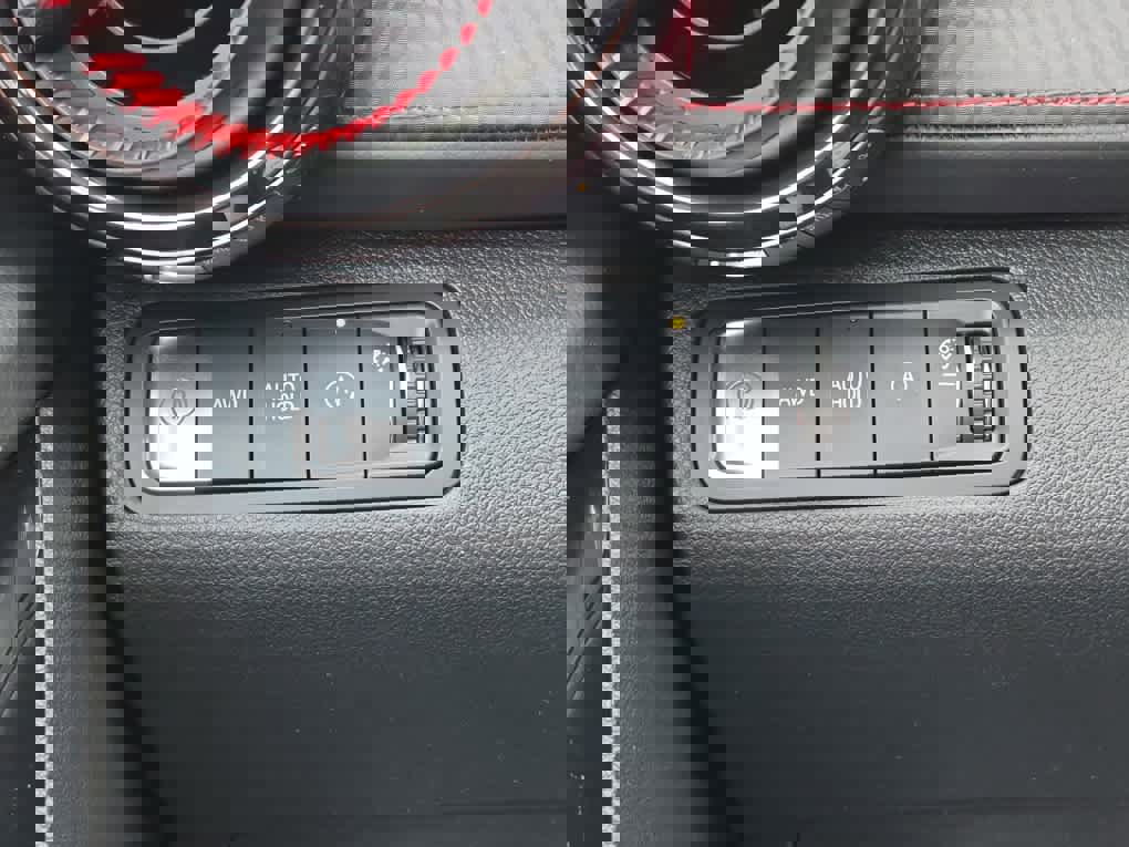 Used 2025 Chevrolet Equinox RS w/ Convenience Package III image 19