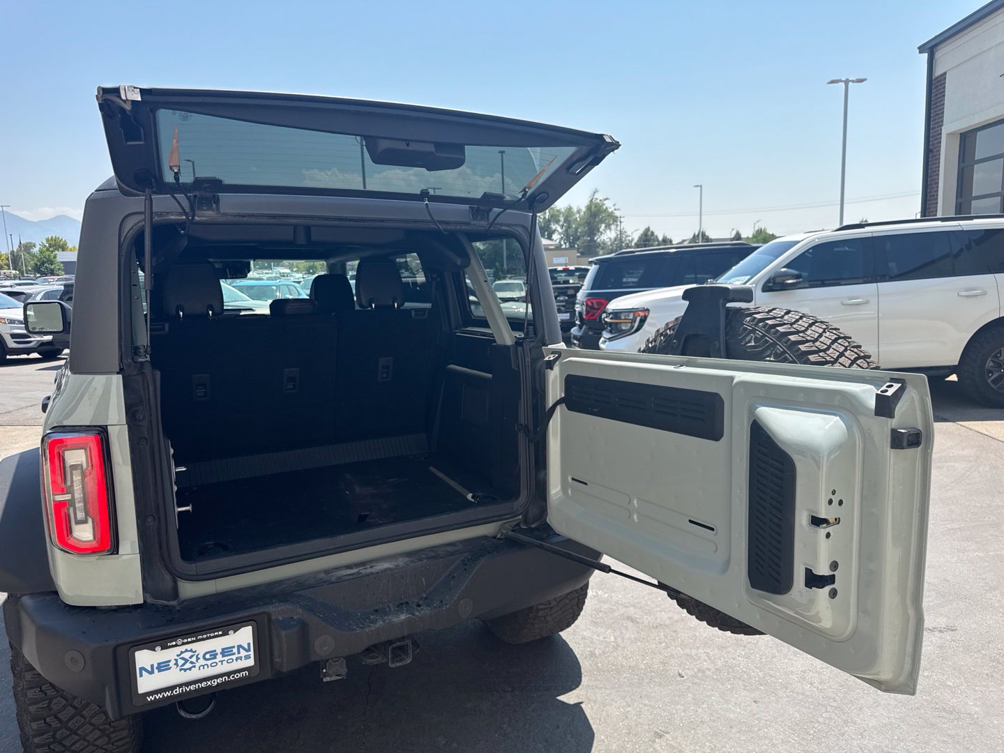Used 2024 Ford Bronco Wildtrak AWD/4WD image 15