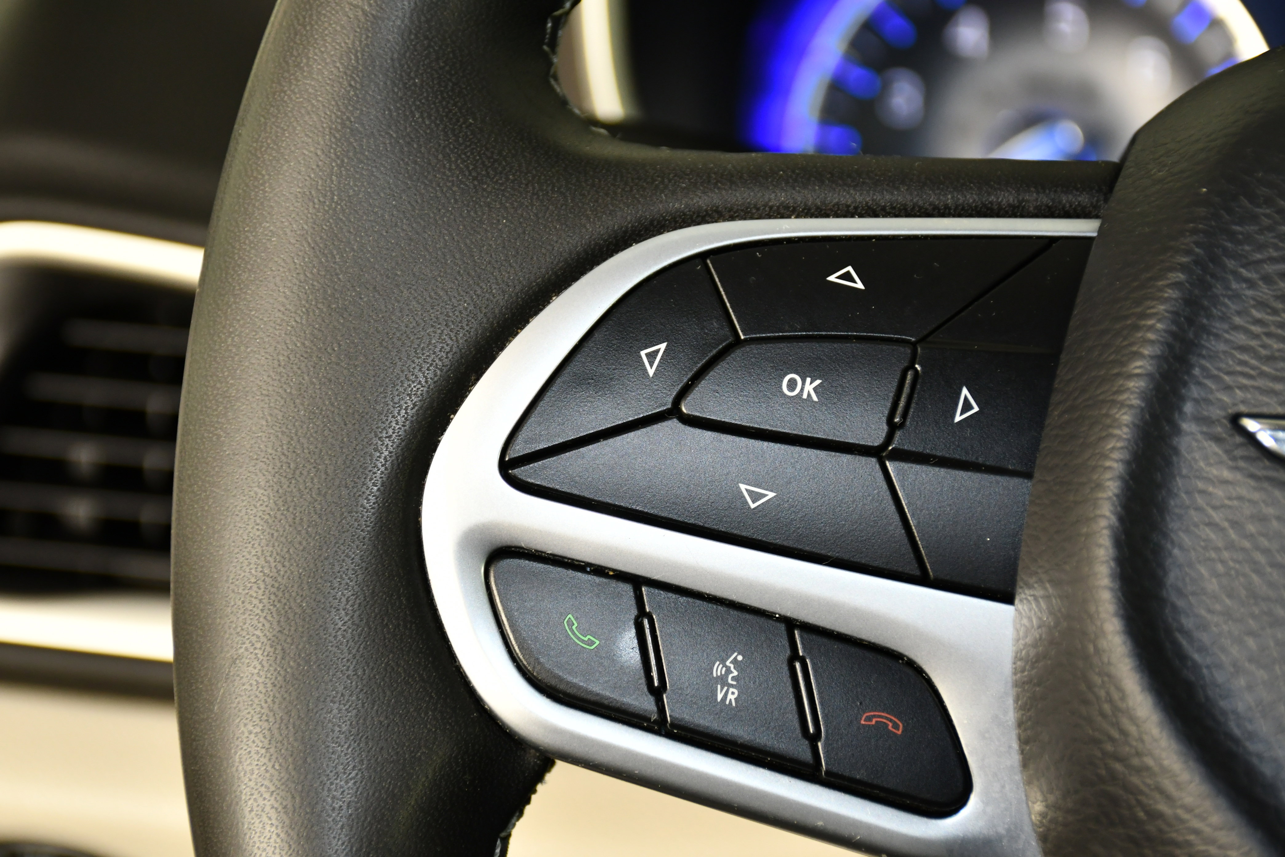 Used 2024 Chrysler Pacifica Touring-L image 20