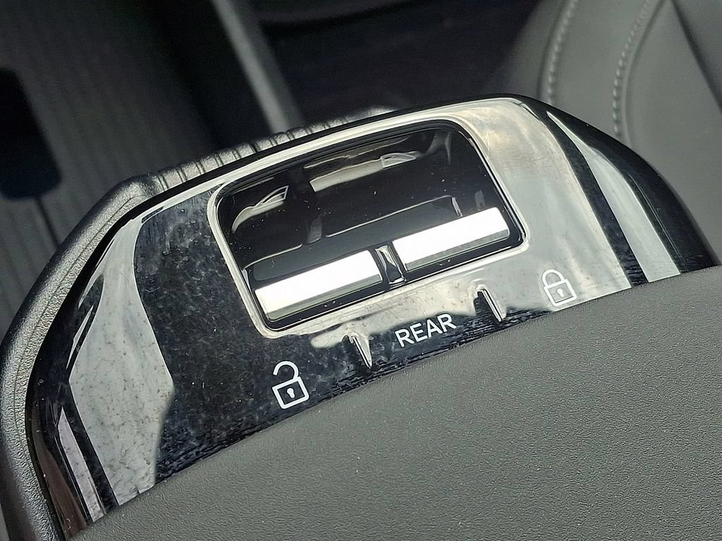 Used 2025 Volvo EX30 Ultra w/ Protection Package Premier AWD/4WD image 25