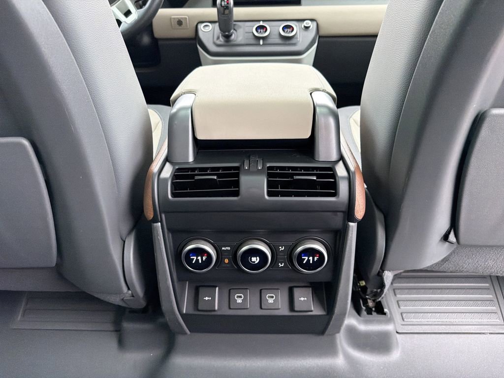 Used 2022 Land Rover Defender 110 X-Dynamic SE image 18