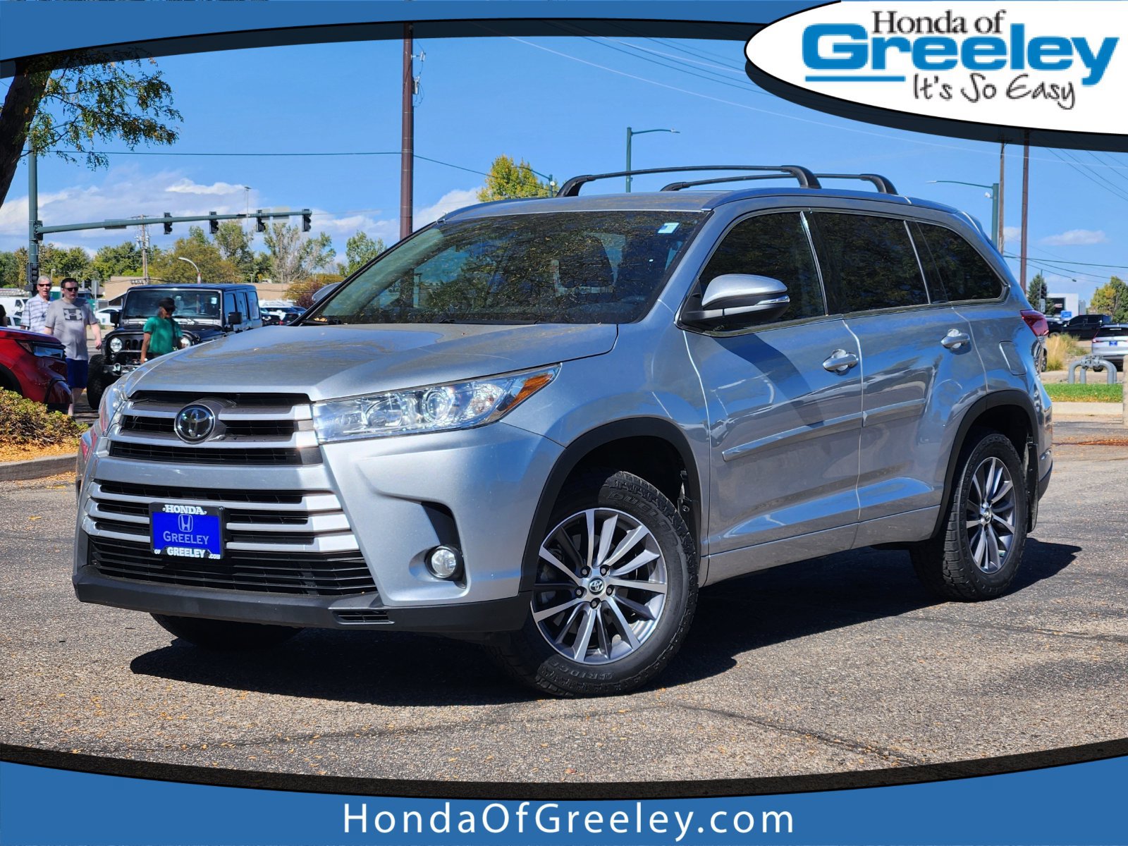Used 2018 Toyota Highlander XLE AWD/4WD image 1