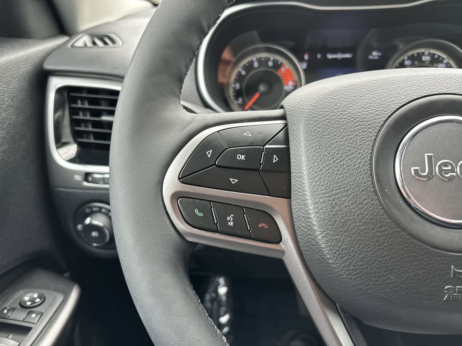 Certified 2022 Jeep Cherokee Limited AWD/4WD image 13