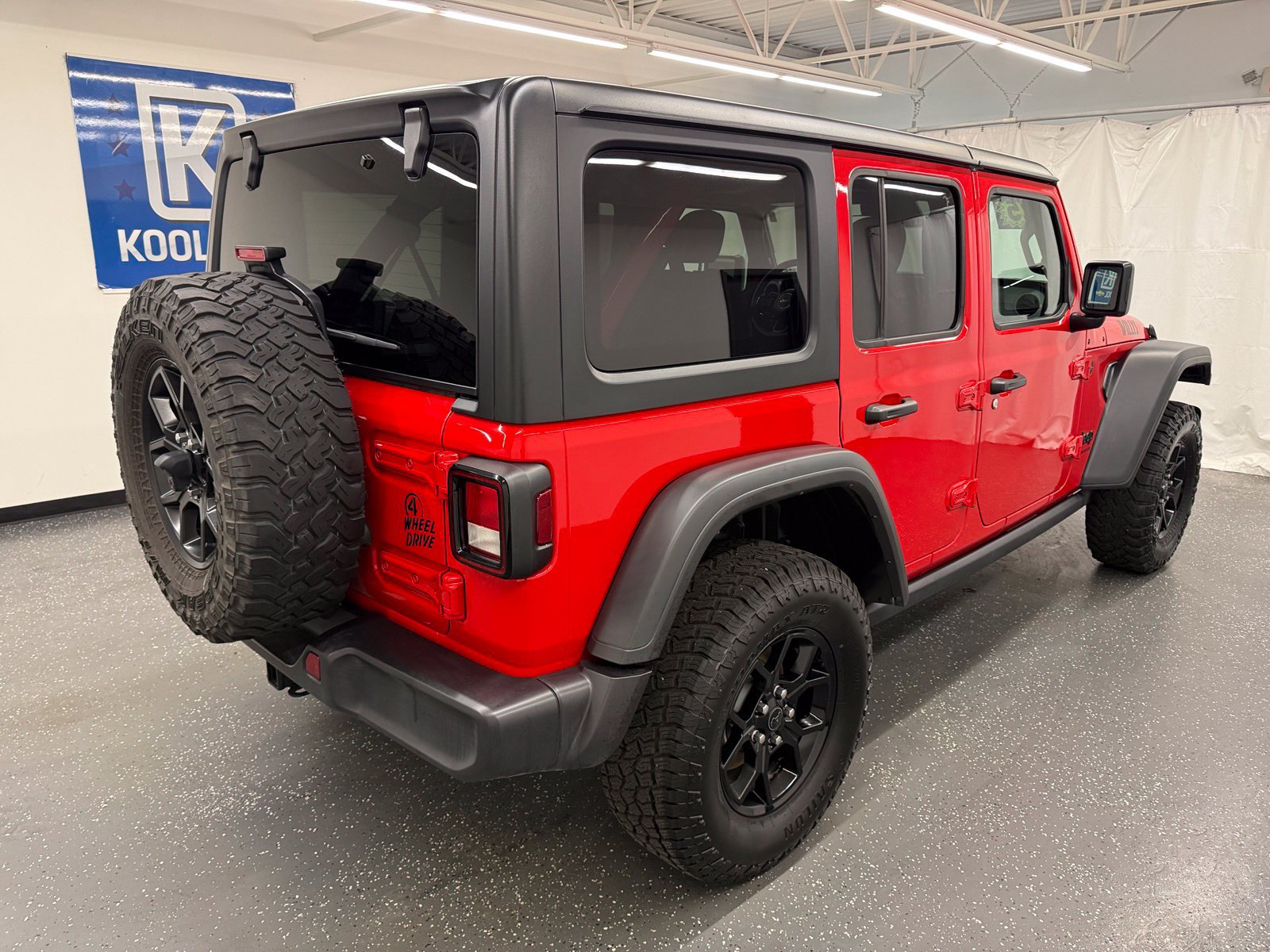 Used 2025 Jeep Wrangler Unlimited Sport AWD/4WD image 2