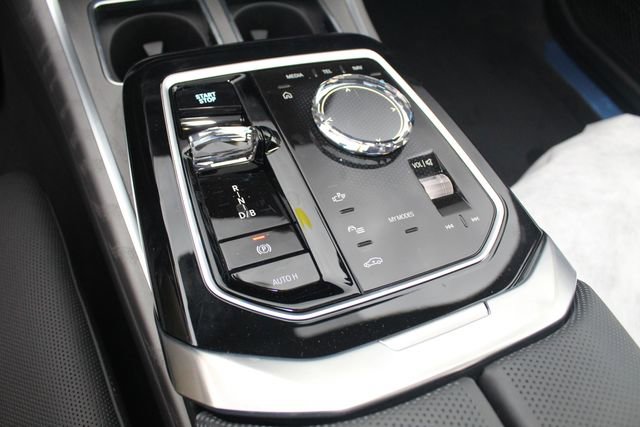 Used 2025 BMW i7 eDrive50 image 14