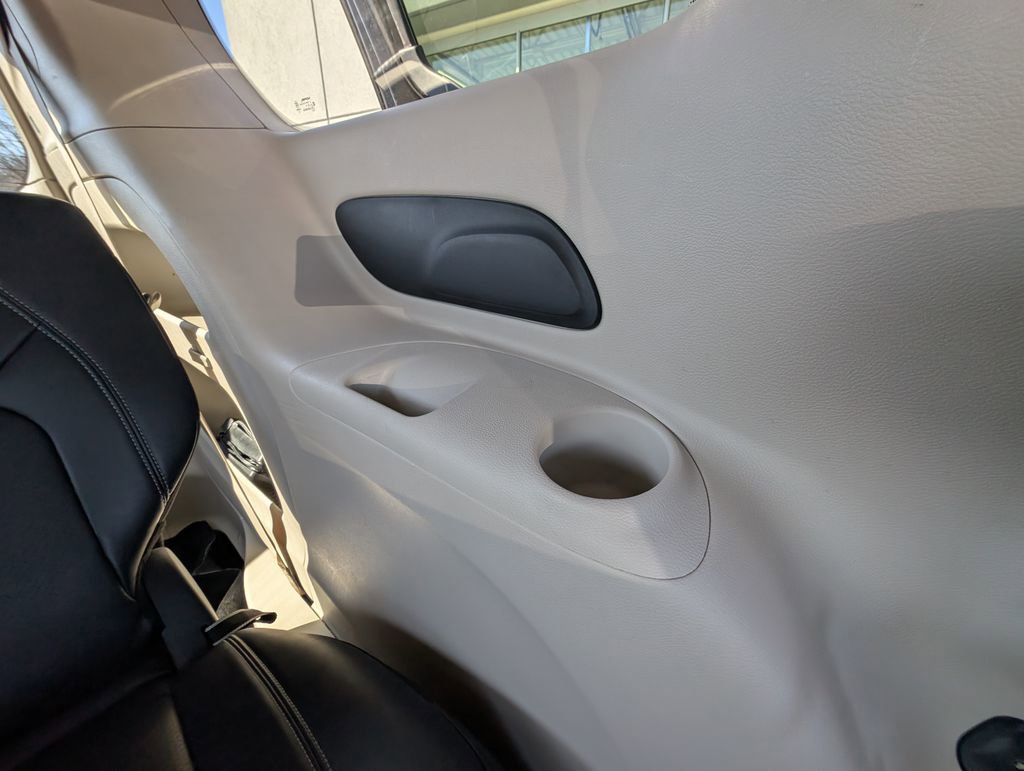 Used 2024 Chrysler Pacifica Touring-L image 38