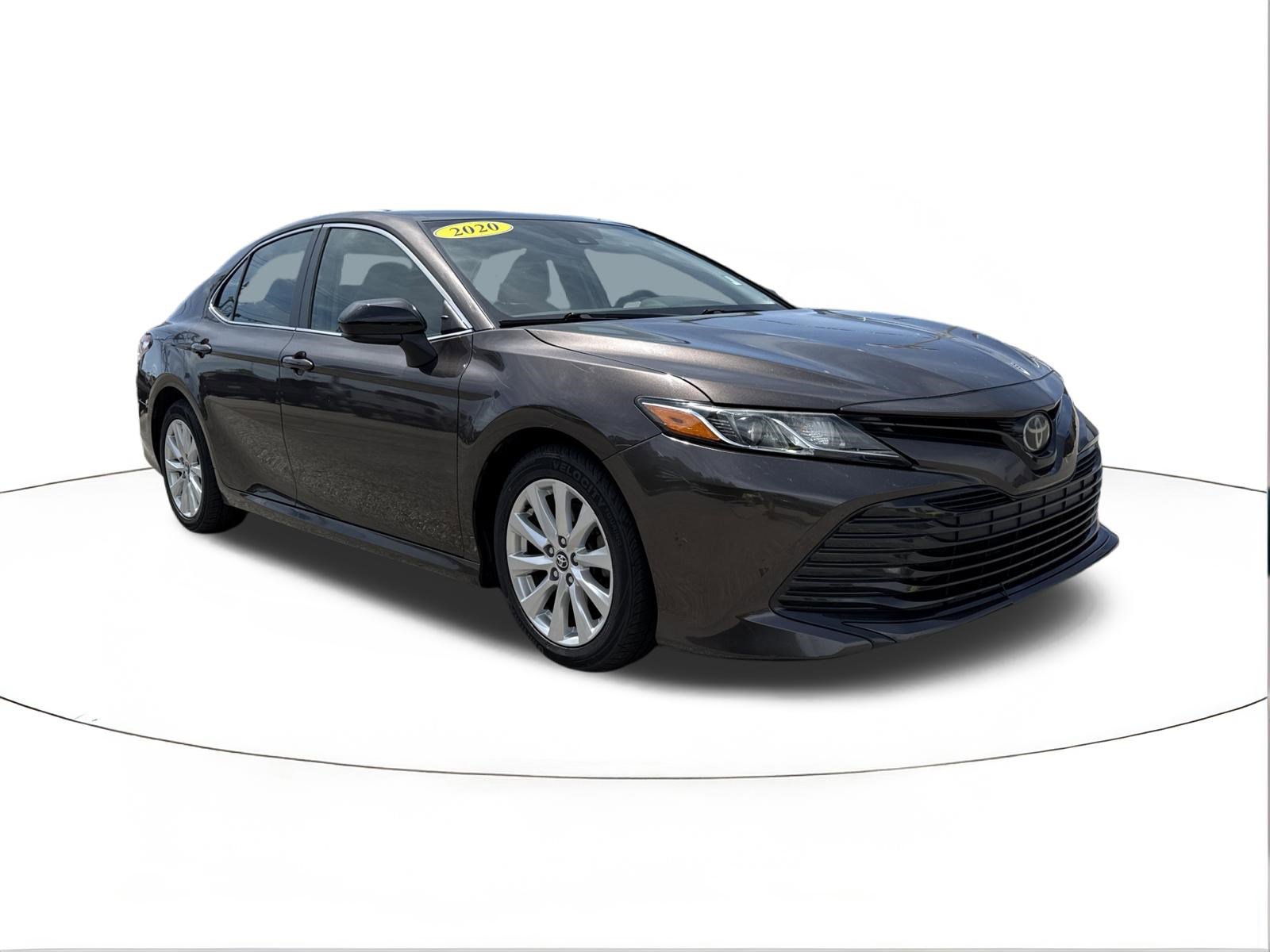 Used 2020 Toyota Camry LE FWD image 1