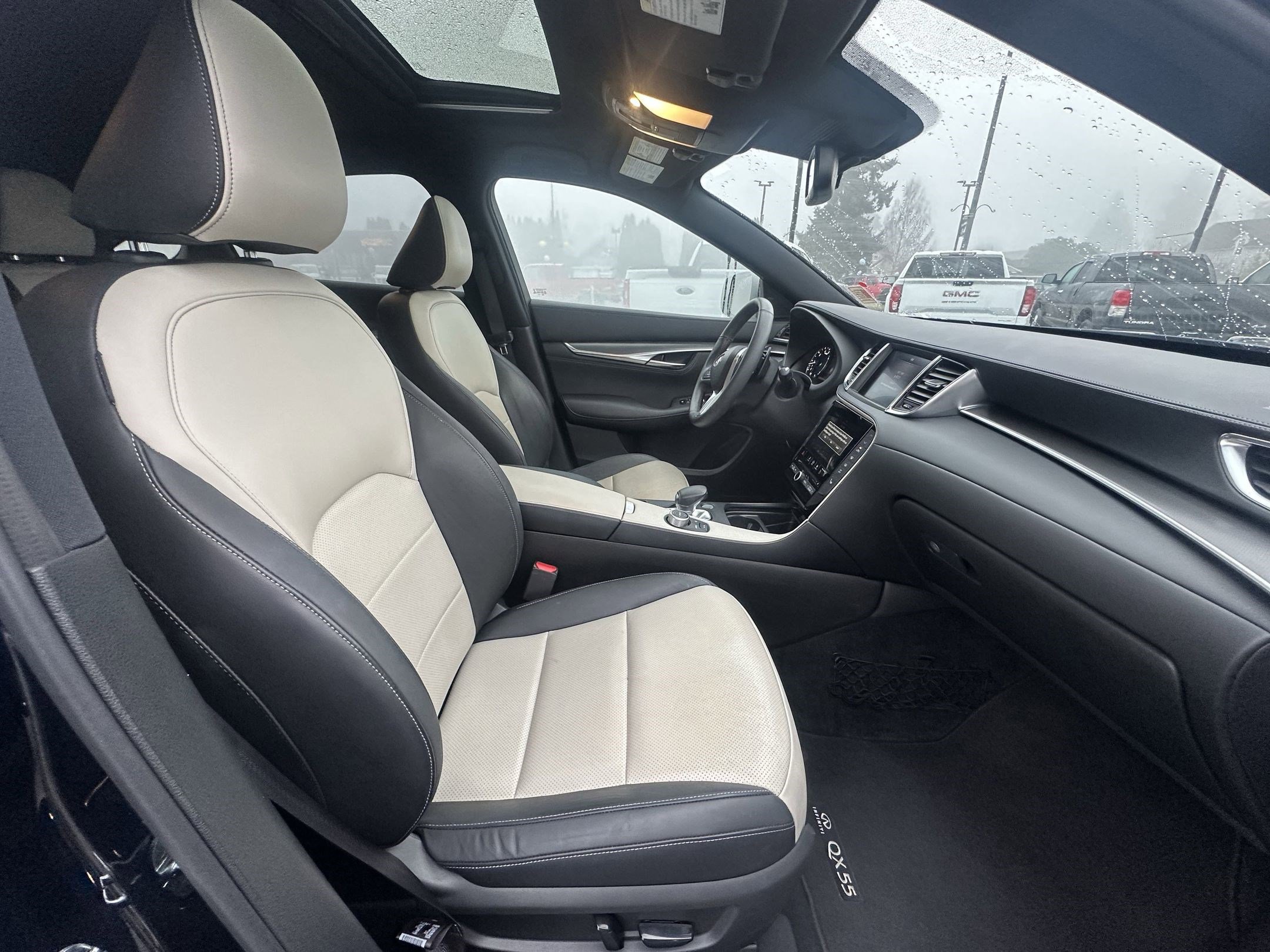Used 2023 INFINITI QX55 Luxe w/ Cargo Package image 12
