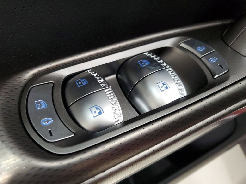 New 2024 Genesis GV60 Advanced image 21