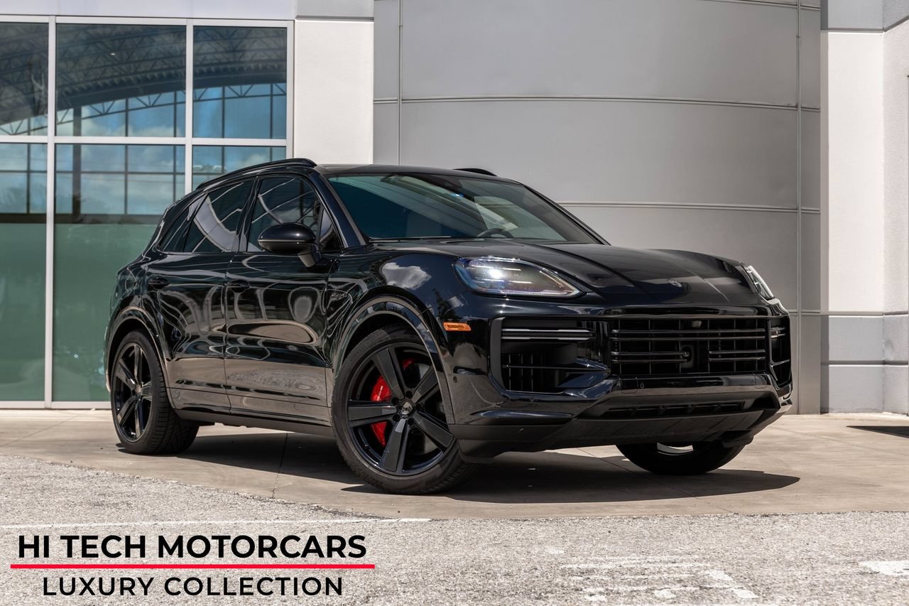 Used 2025 Porsche Cayenne Turbo AWD/4WD image 1