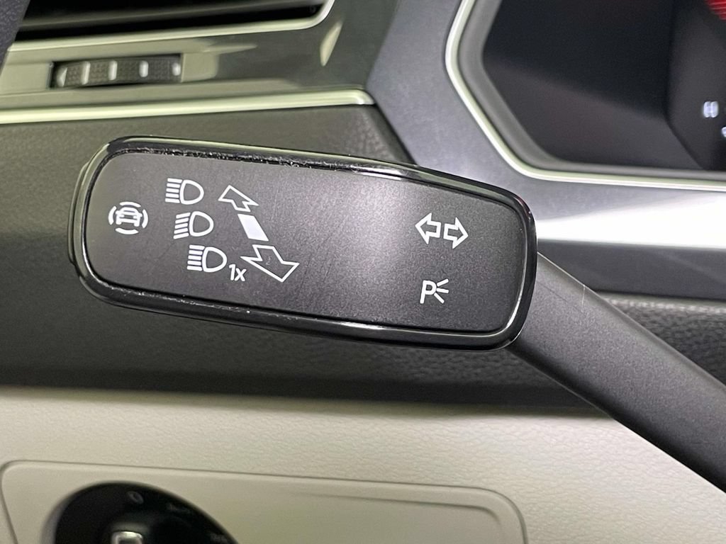 Used 2024 Volkswagen Tiguan SE R-Line AWD/4WD image 38