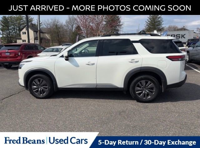 Certified 2023 Nissan Pathfinder SV w/ SV Premium Package image 4