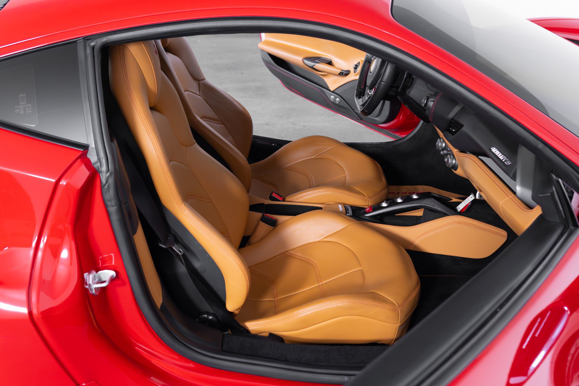Used 2017 Ferrari 488 GTB RWD image 51