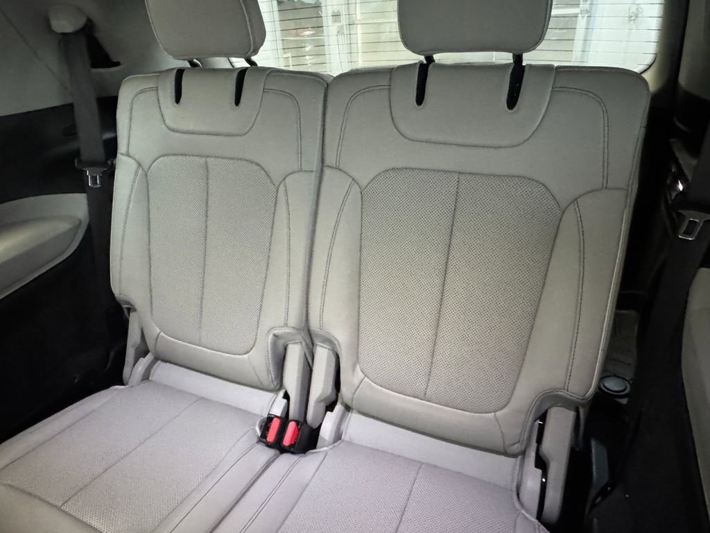 Used 2021 Jeep Grand Cherokee L Overland w/ Advanced Protech Group III image 13