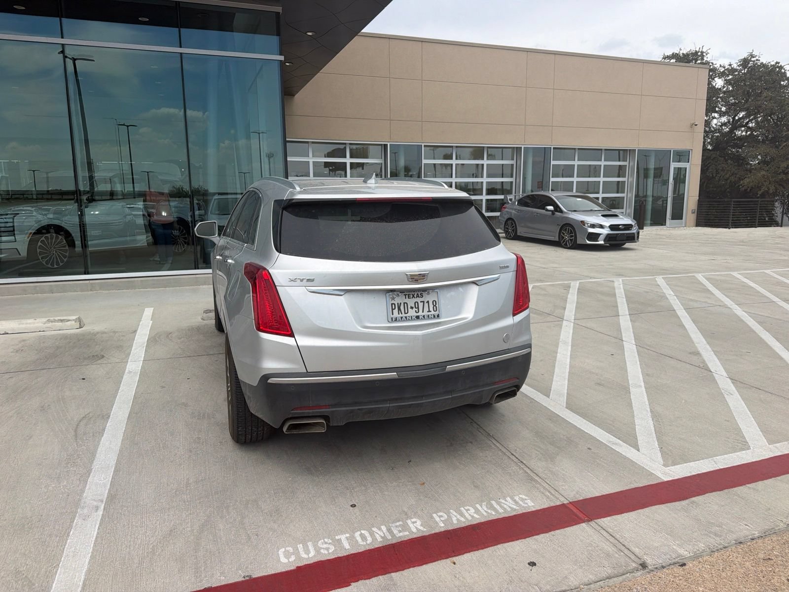 Used 2018 Cadillac XT5 Luxury w/ Driver Awareness Package FWD image 7