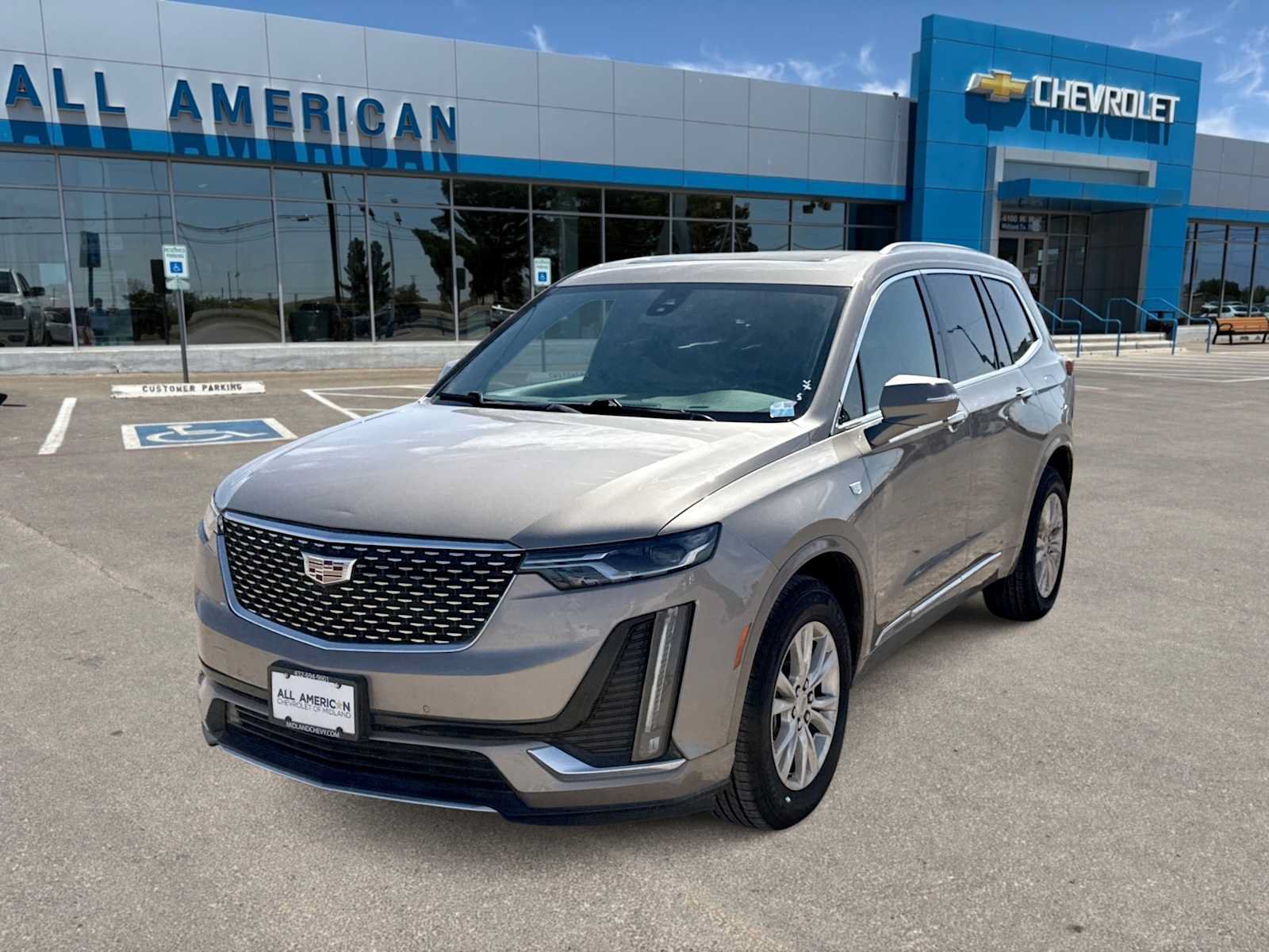 Used 2023 Cadillac XT6 Luxury FWD image 4