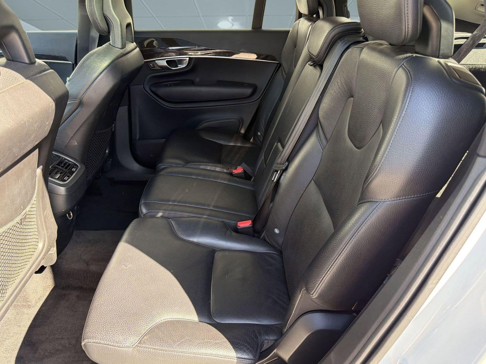 Used 2017 Volvo XC90 T6 Momentum w/ Vision Package image 14