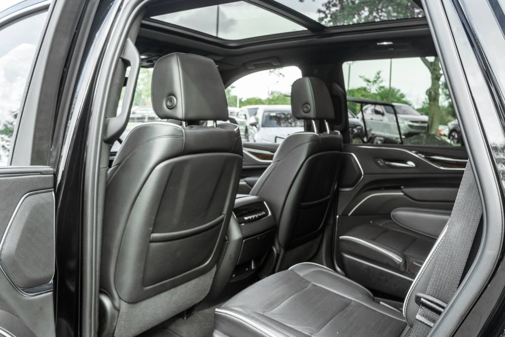 Used 2023 Cadillac Escalade Premium Luxury AWD/4WD image 31