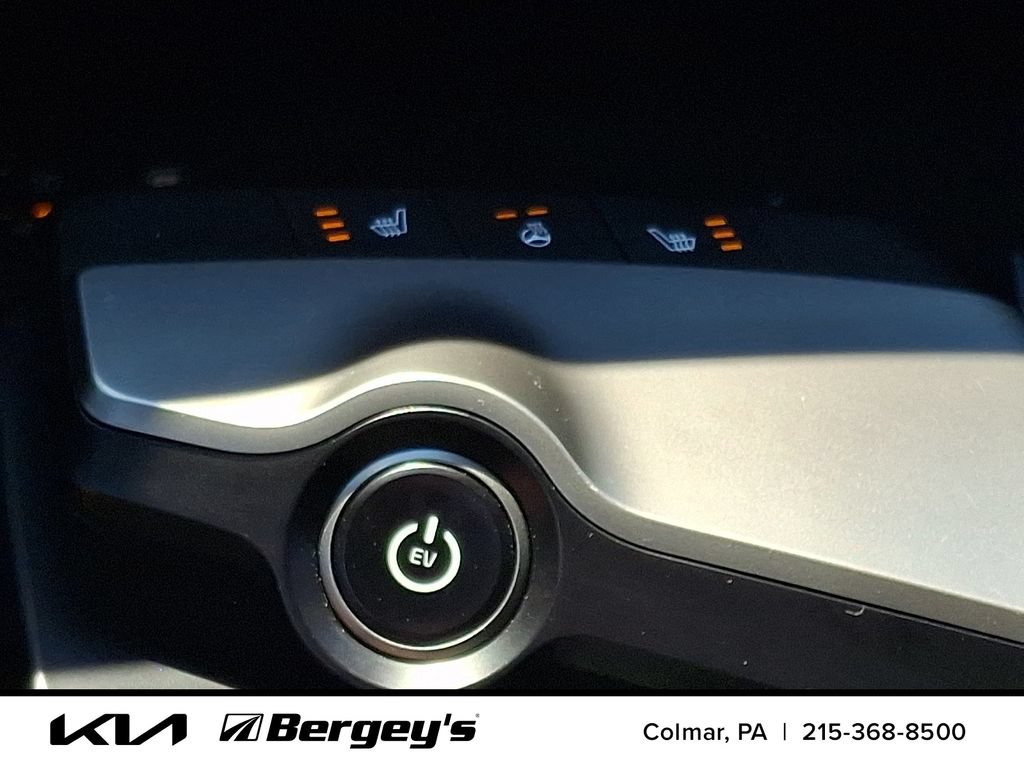 Certified 2025 Kia EV6 Light w/ Light LR Technology Package AWD/4WD image 27