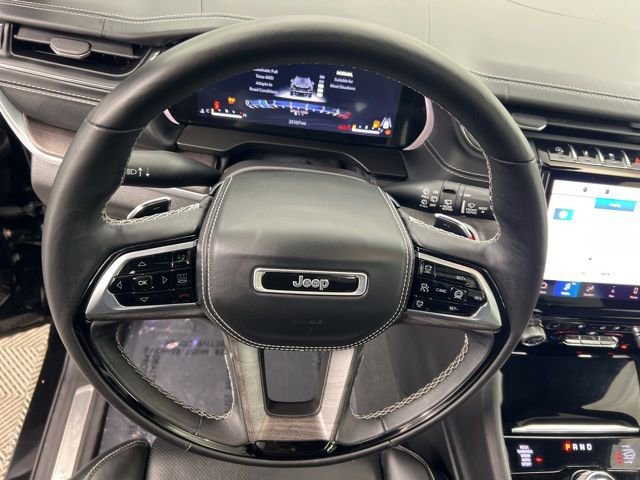 Used 2022 Jeep Grand Cherokee Overland w/ Adv Protech Group III image 22