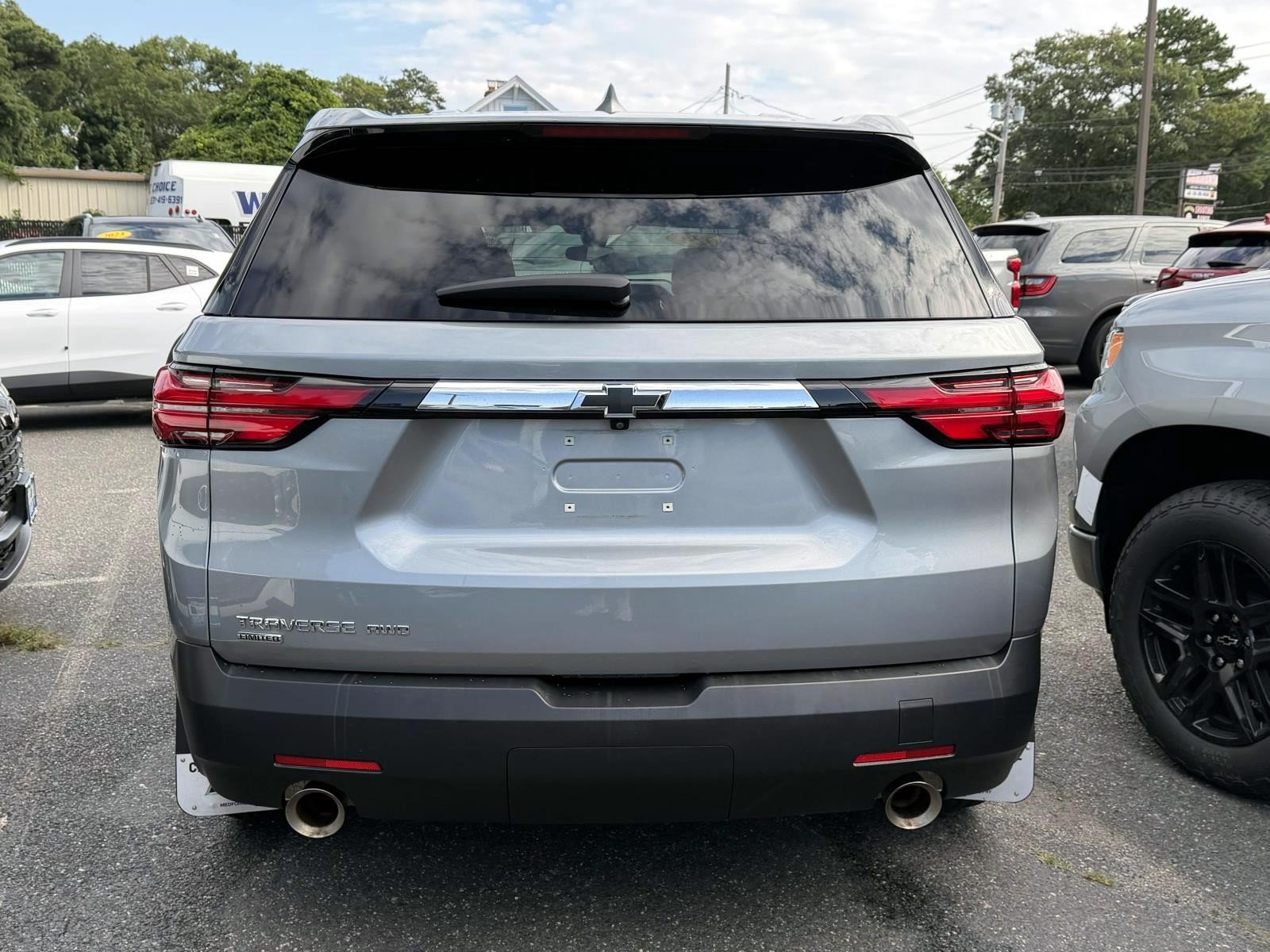 Used 2024 Chevrolet Traverse LS w/ Safety Package AWD/4WD image 5