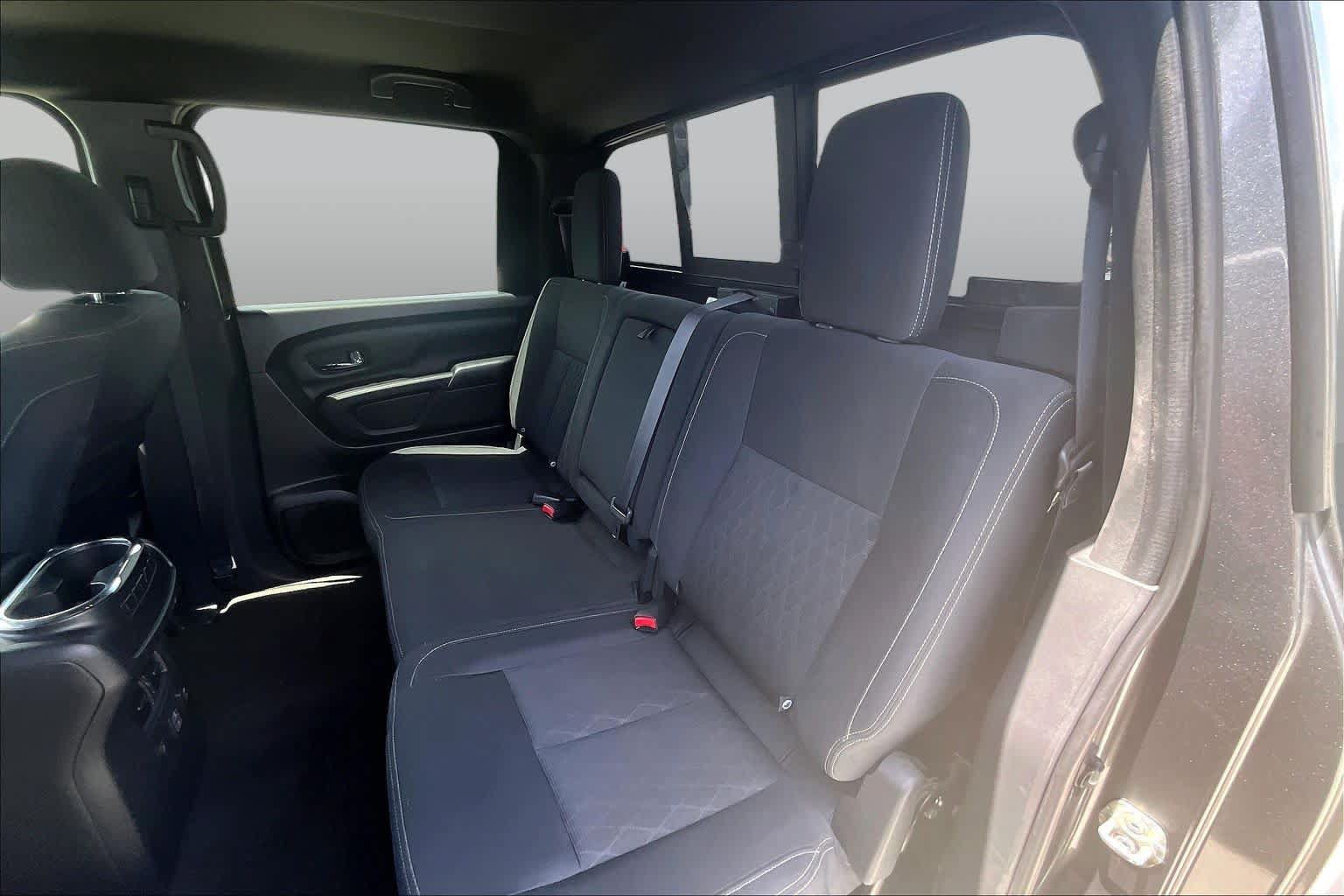 Used 2019 Nissan Titan SV w/ SV Convenience Package AWD/4WD image 19