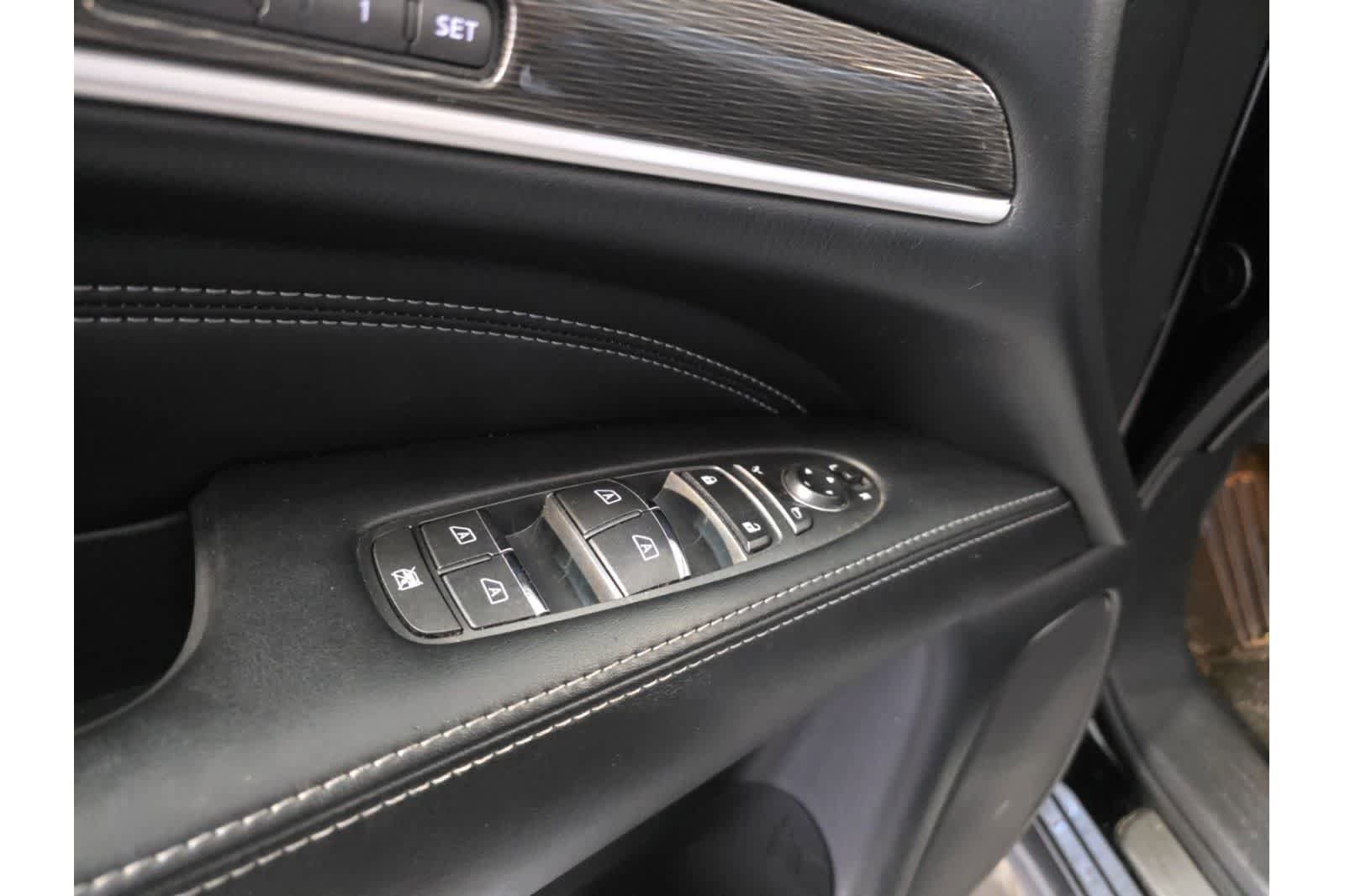 Used 2020 INFINITI QX60 Luxe w/ Essential Package image 19
